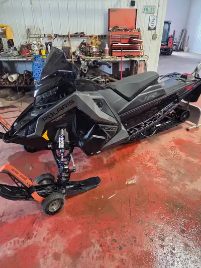 2024 Polaris Vr1 850 137 1.5 storm track,warranty till Dec 2026 excellent condition, 6263 km,12500 o...
