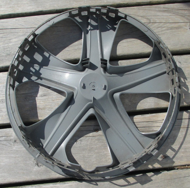 Honda Vehicle 17" Wheel Cover in Other Parts & Accessories in Dartmouth - Image 2