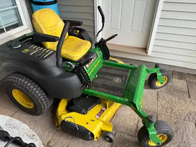John Deere Z445 Zero Turn Mower with mulching kit. Gas engine and just serviced and ready for spring...