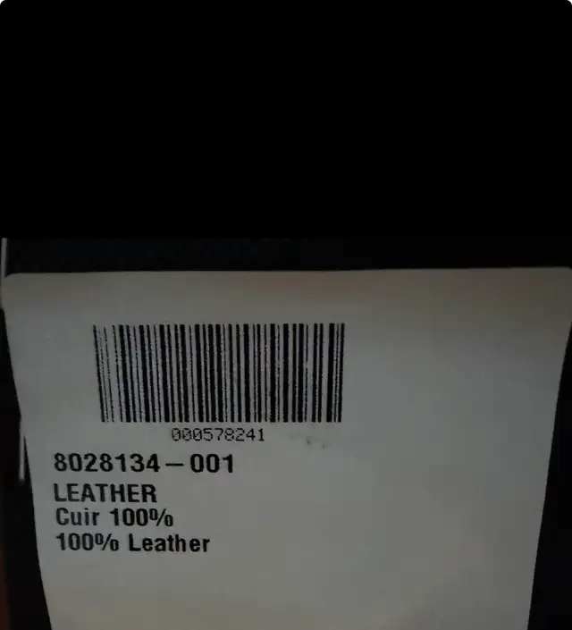 Leather sofa in Couches & Futons in City of Halifax - Image 4