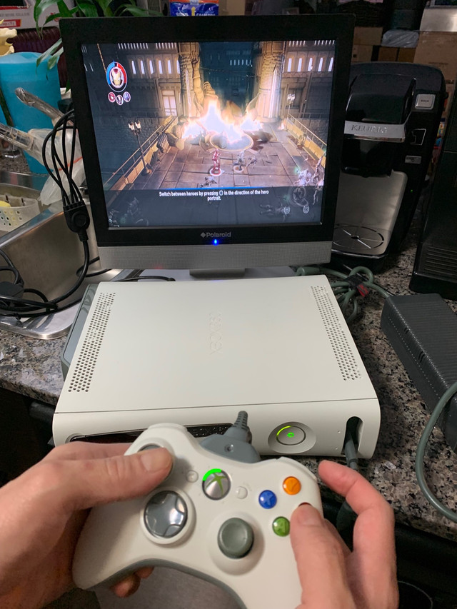 Microsoft Xbox 360 20GB w/ 2 controller +accessories $100 in XBOX 360 in Markham / York Region - Image 3