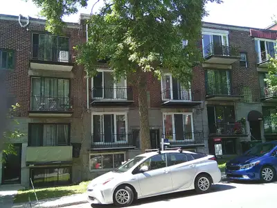 Métro Joliette, 3 1/2, 1385 $/m, meublés,