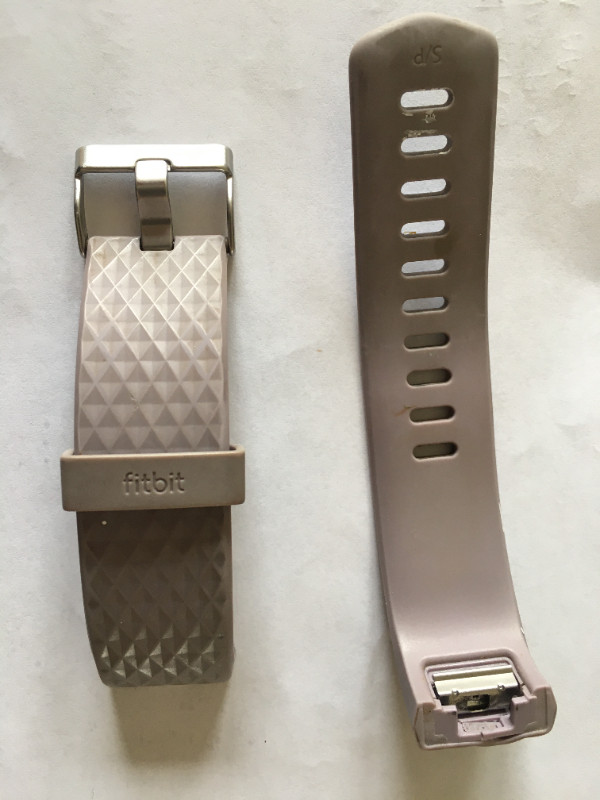 ISO looking for women Fitbit charge 2 bracelets in Jewellery & Watches in Oakville / Halton Region