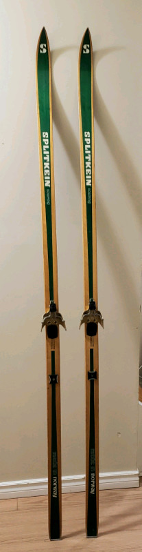 Vintage Wood Cross Country Skis Splitkein Sweden  in Arts & Collectibles in Barrie - Image 3