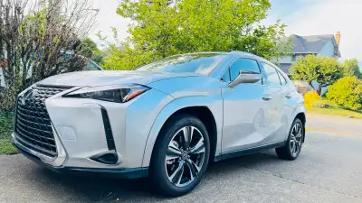 2025 Lexus UX300h – Like New | ONLY 1,024 km Priced to Sell – Rebuilt Title (ICBC) Looking for luxur...
