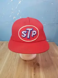 Vintage STP truckers cap / hat  made in Canada . 1980 or 80s. Go