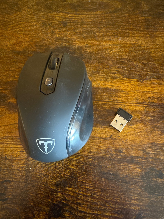 Wireless computer mouse in Mice, Keyboards & Webcams in Windsor Region