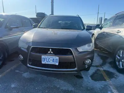 Runs & Drives well. Selling as we don’t need this SUV anymore. Needs a boost. May need a battery. To...