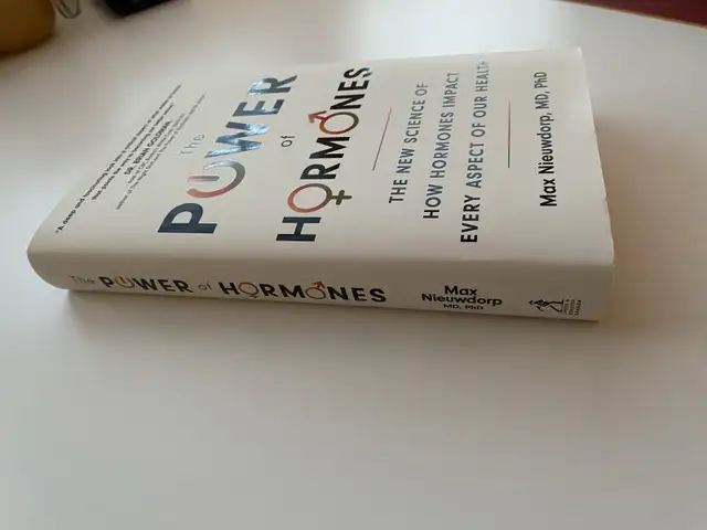 The Power of Hormones (Hardcover) in Non-fiction in Markham / York Region - Image 3