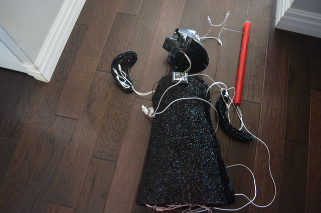 Star Wars Darth Vader Indoor Christmas Light Decoration in Holiday, Event & Seasonal in Oshawa / Durham Region - Image 7