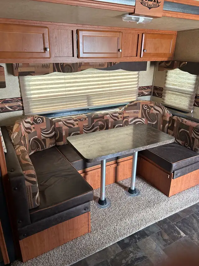 2012 XLR toy hauler 27hfs in Travel Trailers & Campers in Regina - Image 8