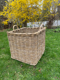 Large Sqaure Kubu Wicker Basket (Home Sense/Pottery Barn Style) 