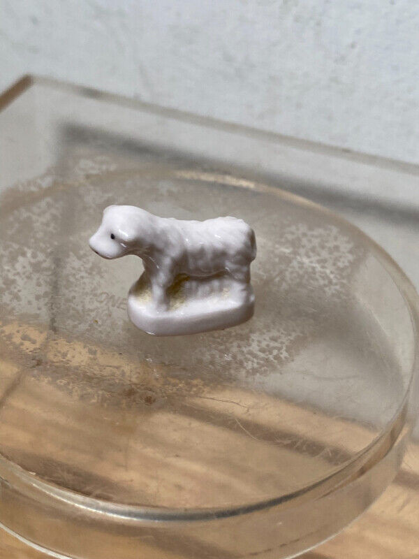 Antiques White Pottery Sheep Figurine 1” X 0.5” in Arts & Collectibles in Vancouver - Image 2