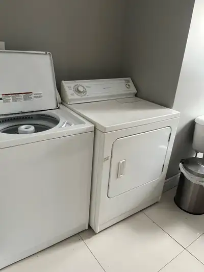 Chambre a louer pour hommes 30 ans et plus sérieux travaillent propre pas de drogue et alcool fumer...