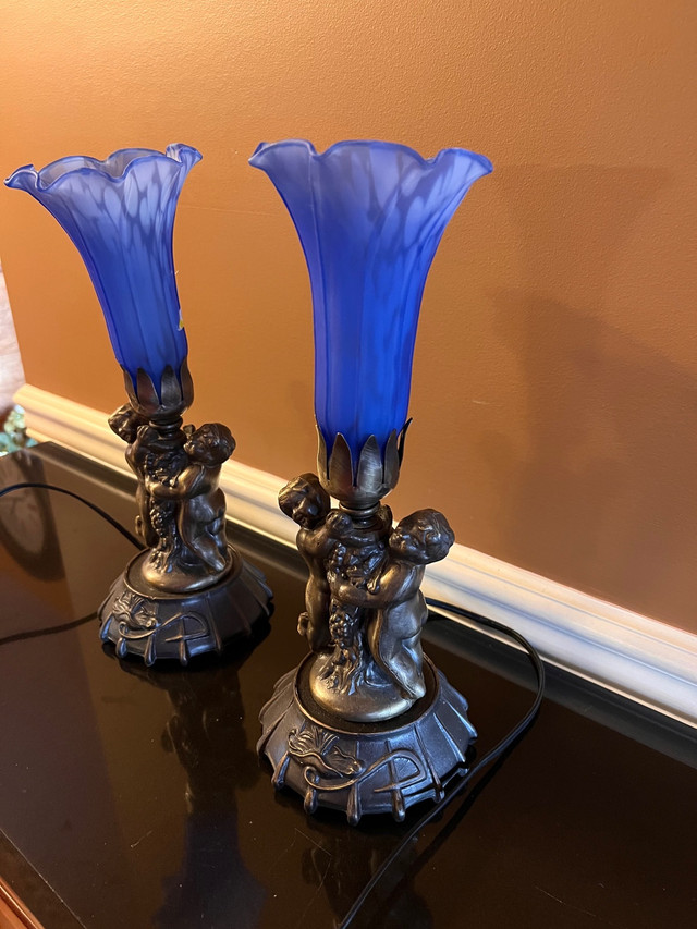 Double Cherub Torche' Art Glass Lamp in Indoor Lighting & Fans in Edmonton - Image 2