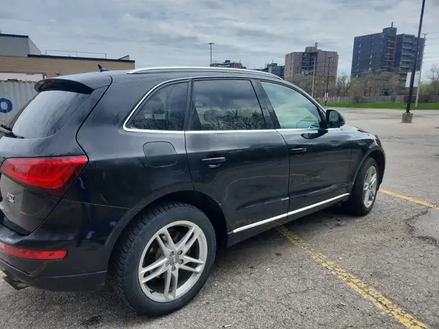 Audi Q5600046453644349445