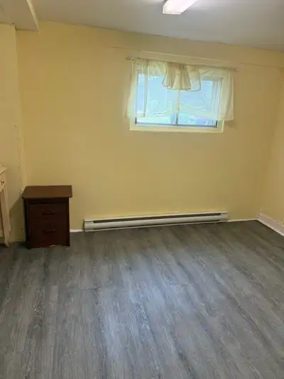 1 1/2 basement studio in a super safe neighborhood of MTL! Near marché central, métros, gyms, parcs...