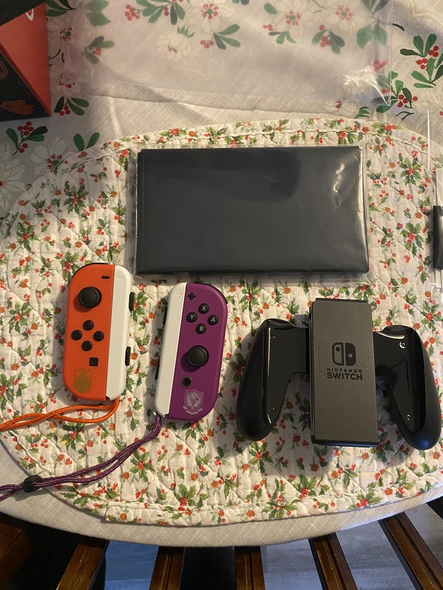 Limited edition Pokémon scarlet and violet oled switch Nintendo