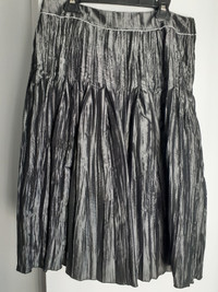 ladies 3/4 length dressy grey (Steilmann) skirt