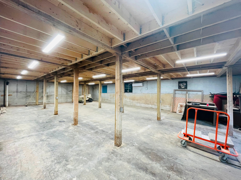LARGE SHOP/STORAGE SPACE FOR RENT Commercial & Office Space for Rent St. John