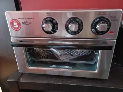 New, never used, Hamilton Beach air fryer / toaster oven 250.00 firm If ad is up, it's still availab...