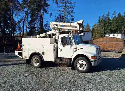 1999 International bucket truck , Altec A37G with 2000Hrs Truck has CVI . Boom needs Certification .