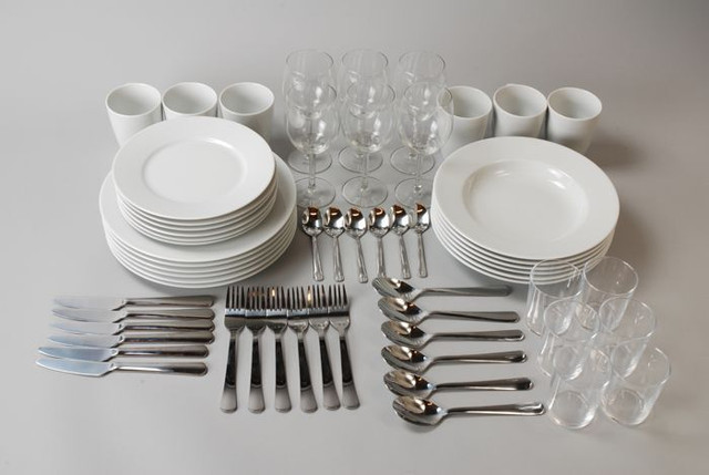 RECHERCHE: Vaiselle blanche IKEA Starter Kit 1990 (Environ) dans Vaisselle et articles de cuisine  à Longueuil/Rive Sud