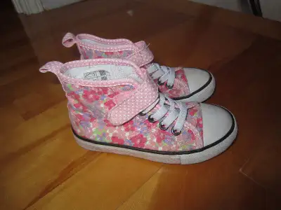 Espadrilles fleuries gr. 9.5 (US) ou 27 (eur), View more