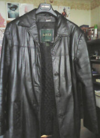 Woman,s Danier Leather Coat