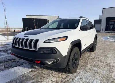 Selling my 2018 Jeep Cherokee Trailhawk V6 4x4. 150,819 km. Very good condition. This is the V6 Trai...