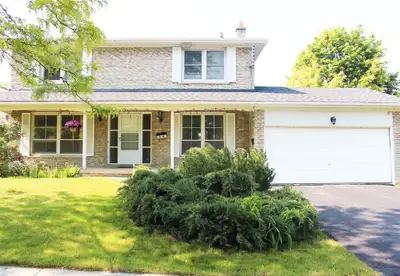 Location! Location! Convenient location. Top Ranking Seneca Hill Public School District. Walking Dis...