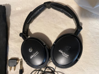 Wired noise cancelling headphones