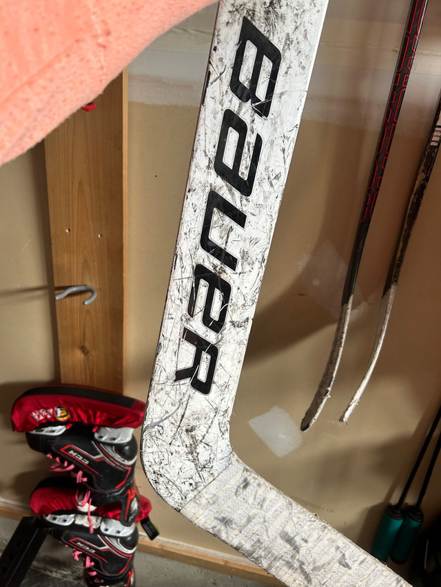 Bauer (Vapor) 22” goalie stick in Hockey in Ottawa - Image 2