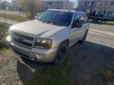 2007 Chevy Trailblazer LT Fully loaded ,equipped with fairly brand new winter tires & winter rims ,...