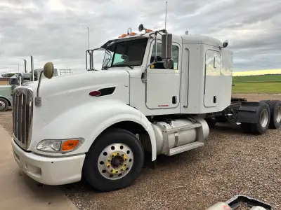 We’re selling a 2013 Peterbilt 386 Truck has 844,000km 450hp isx 13 speed transmission Low airleaf s...