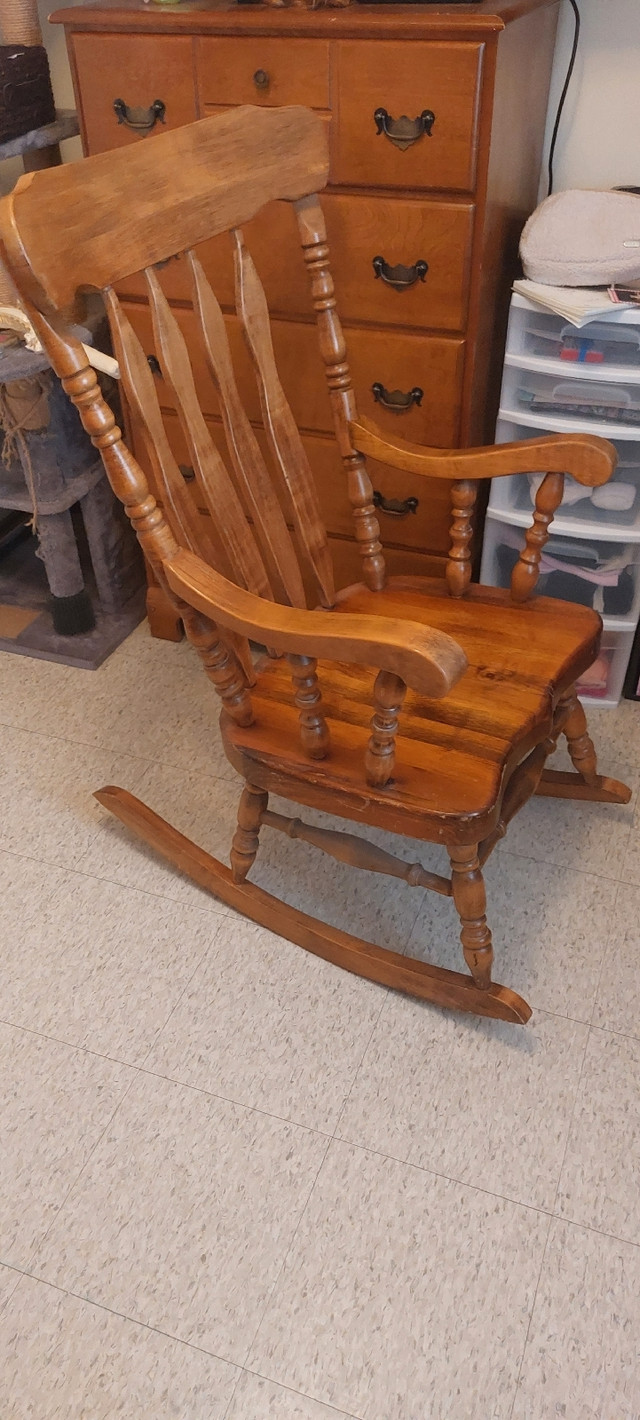 Vintage Excellent Quality Wooden Rocking Chair Handmade in Chairs & Recliners in Kingston - Image 3