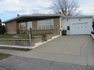 Magnifiques chambres au 3955 Lemoyne. Tout inclus, électricité, chauffage, Internet sans fil haute v...