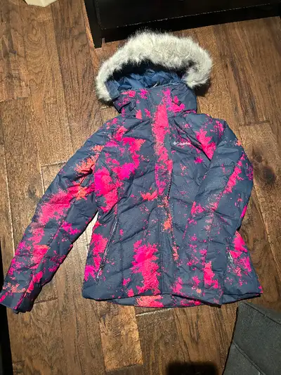 New without tags women’s size large Columbia winter jacket. Beautiful colours and fur trim hood. Wat...