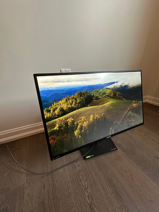 Like new Asus 27” gaming monitor IPS VG27AQ 165hz in Monitors in Oakville / Halton Region