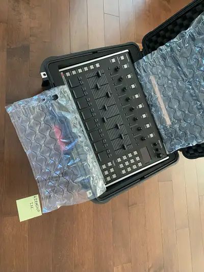 ISLA Instruments S2400 Sampler Drum Machine, View more