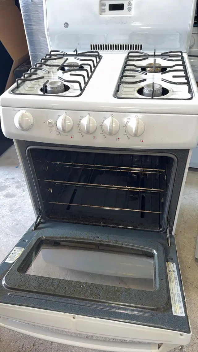 24” GAS STOVE  in Stoves, Ovens & Ranges in City of Toronto - Image 3