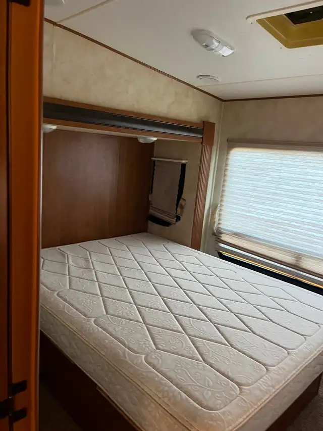 Crossroads cruiser camper in Travel Trailers & Campers in Regina - Image 4