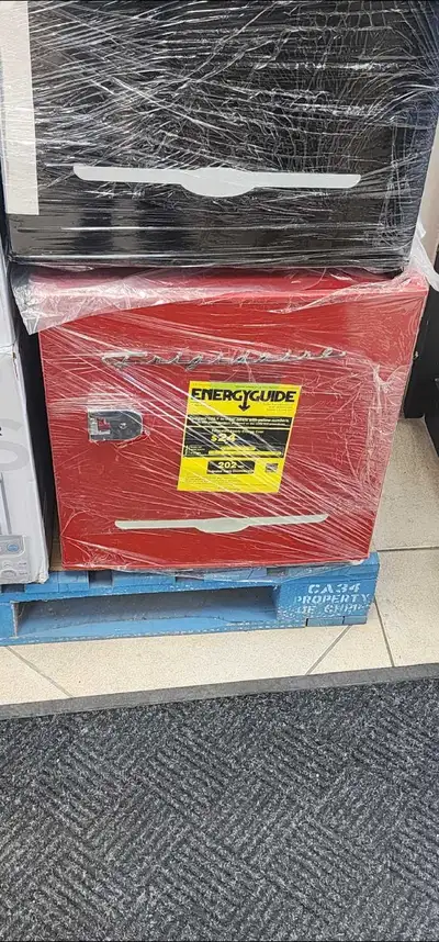 NEW FRIDGIDAIRE RETRO RED 1.6 CU.FT MINI FRIDGE, View more