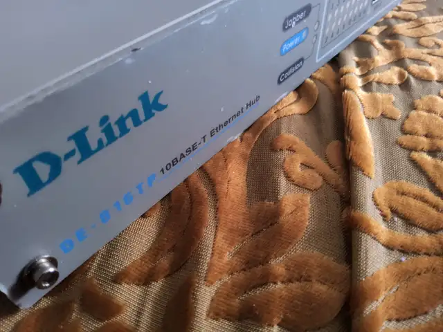 D-LINK  - DE- 816TP -ethernet hub482653432018391042