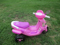 Disney Princess Electric Ride Scooter --Works!