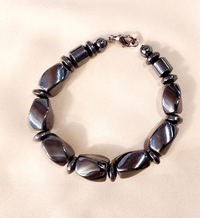 6 New Hematite Bracelets in Jewellery & Watches in Kingston - Image 4