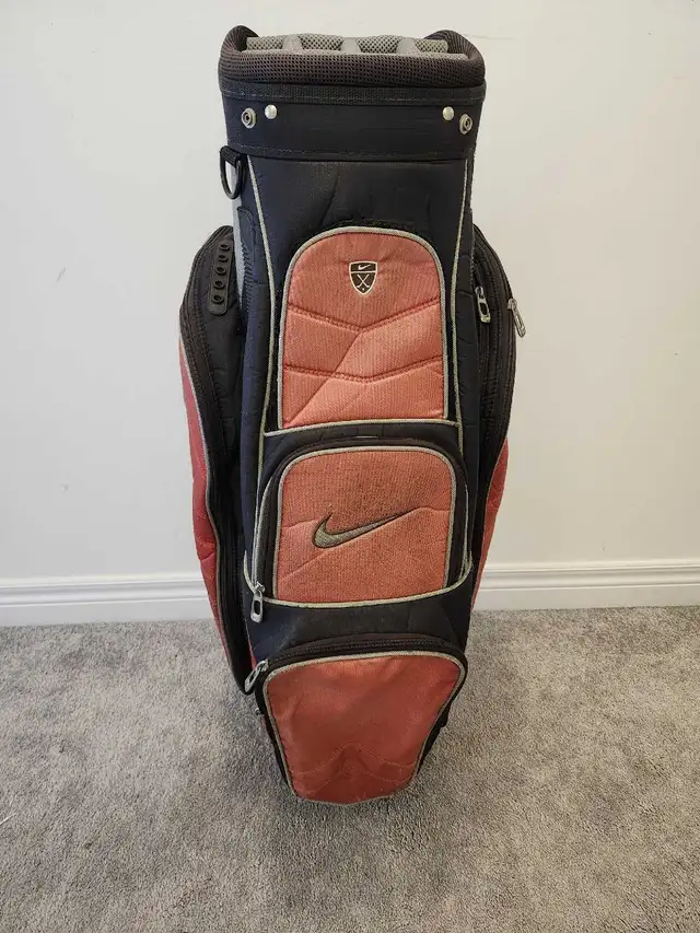 Nike 14 Way Single Strap Golf Cart Bag (READ) in Golf in Oshawa / Durham Region - Image 3