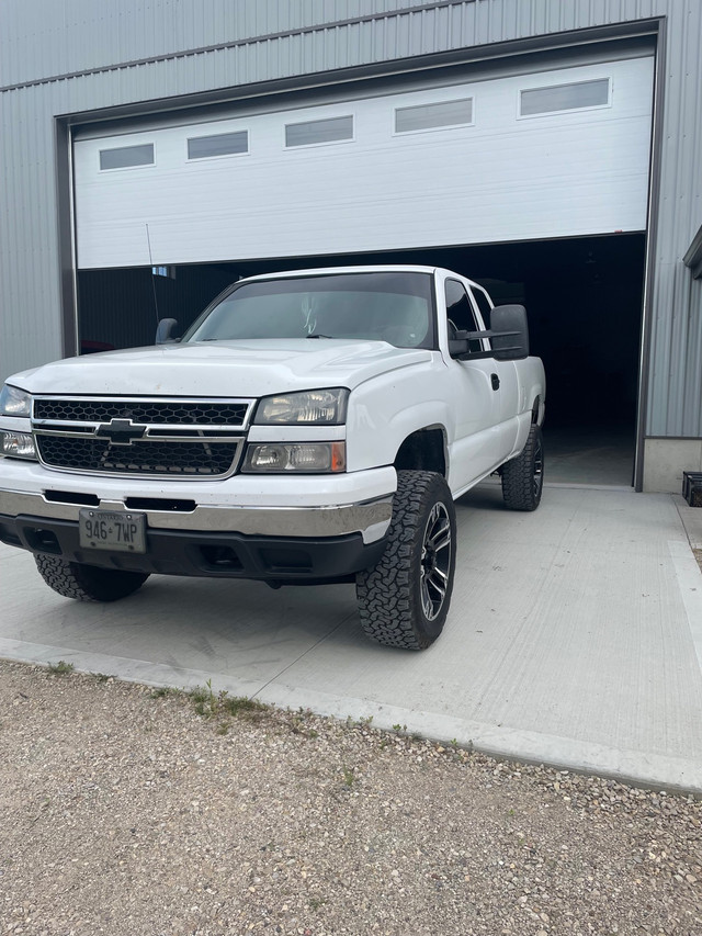 06 Chevrolet Silverado 1500 TURBO in Cars & Trucks in Woodstock