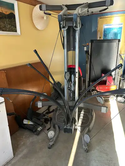 Exerciseur mise en forme avec musculatures très polyvalent plus de 30 exercise à faites payer neuf 3...