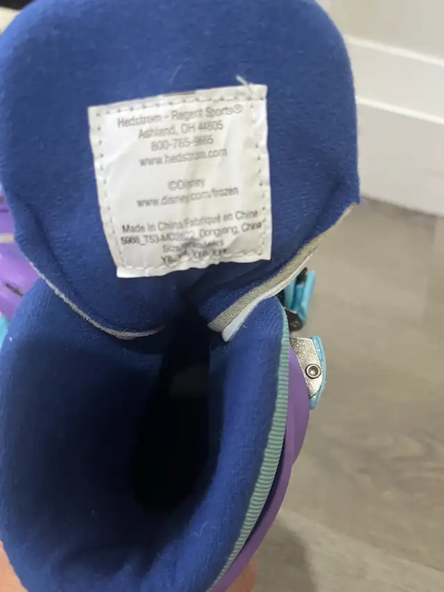 Adjustable Kids Skates in Skates & Blades in Hamilton - Image 4